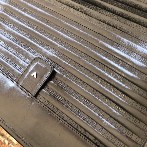 Vintage Valentino Clutch Logo Embossed Leather - Picture 4 of 8